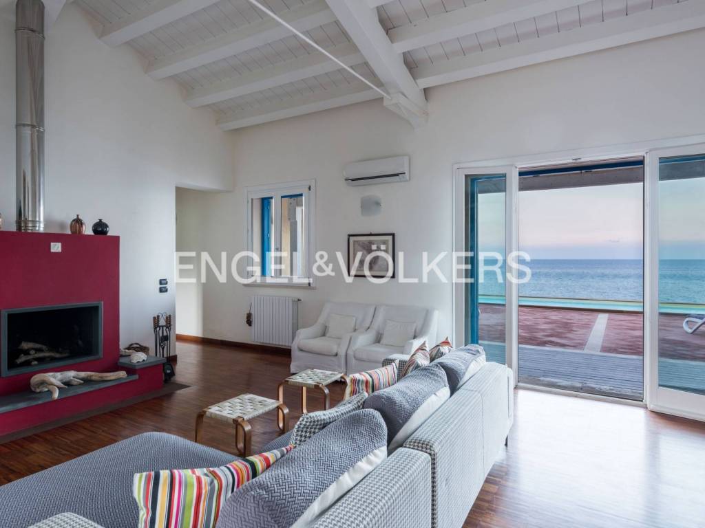 Villa a Augusta in Via dei Garofani, 33 - Foto 4
