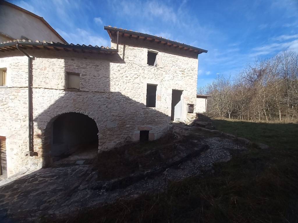 Rustico / casale a Sellano in Località Peneggi - Foto 2