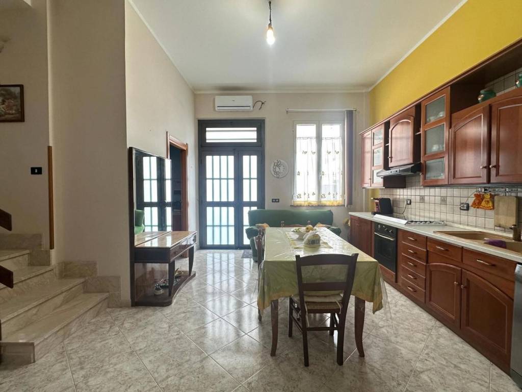 Casa indipendente a Avola in via corrado caldarella, 34 - Foto 4