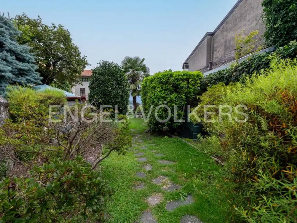 Villa a Madonna del sasso in Via Leonida Ferrari, 21 - Foto 2