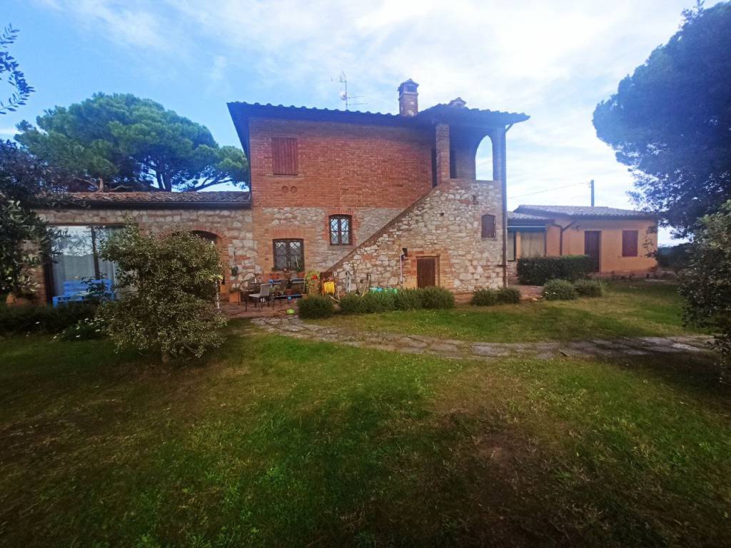 Rustico / casale a Castiglione del lago in Via Roma - Foto 2