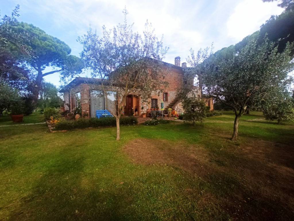 Rustico / casale a Castiglione del lago in Via Roma - Foto 3