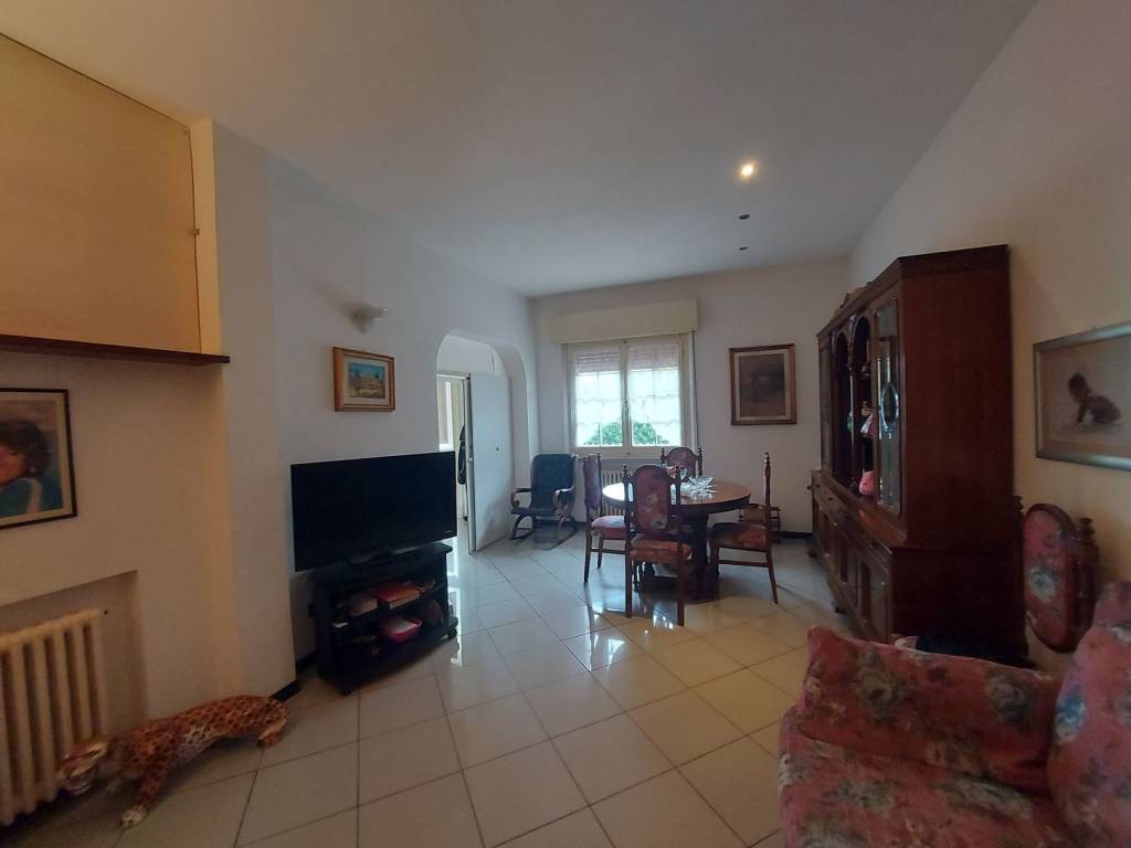 Casa indipendente a Riccione in Viale Gabriele D'Annunzio, 150 - Foto 2