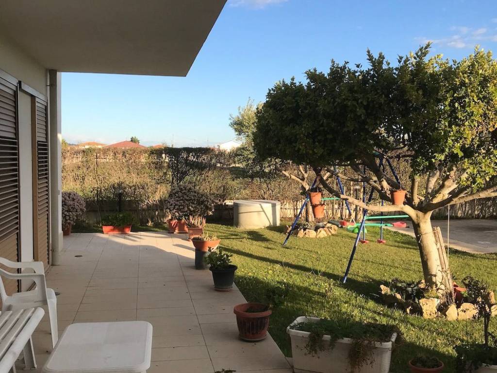 Villa a Botricello in Via Marina di Bruni Traversa 2 - Foto 2