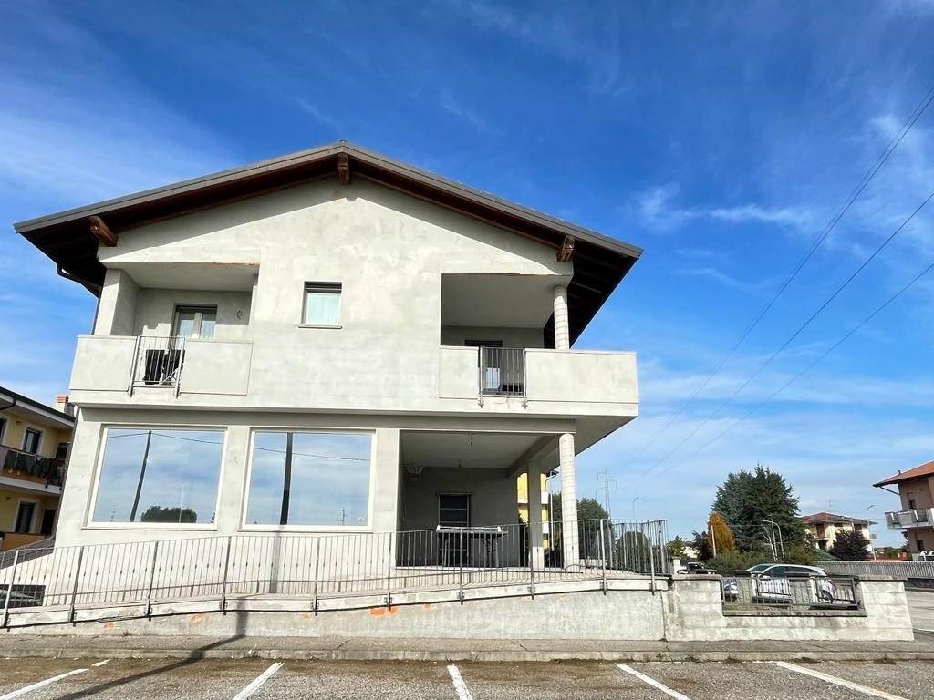 Villa a Oleggio - Foto 2