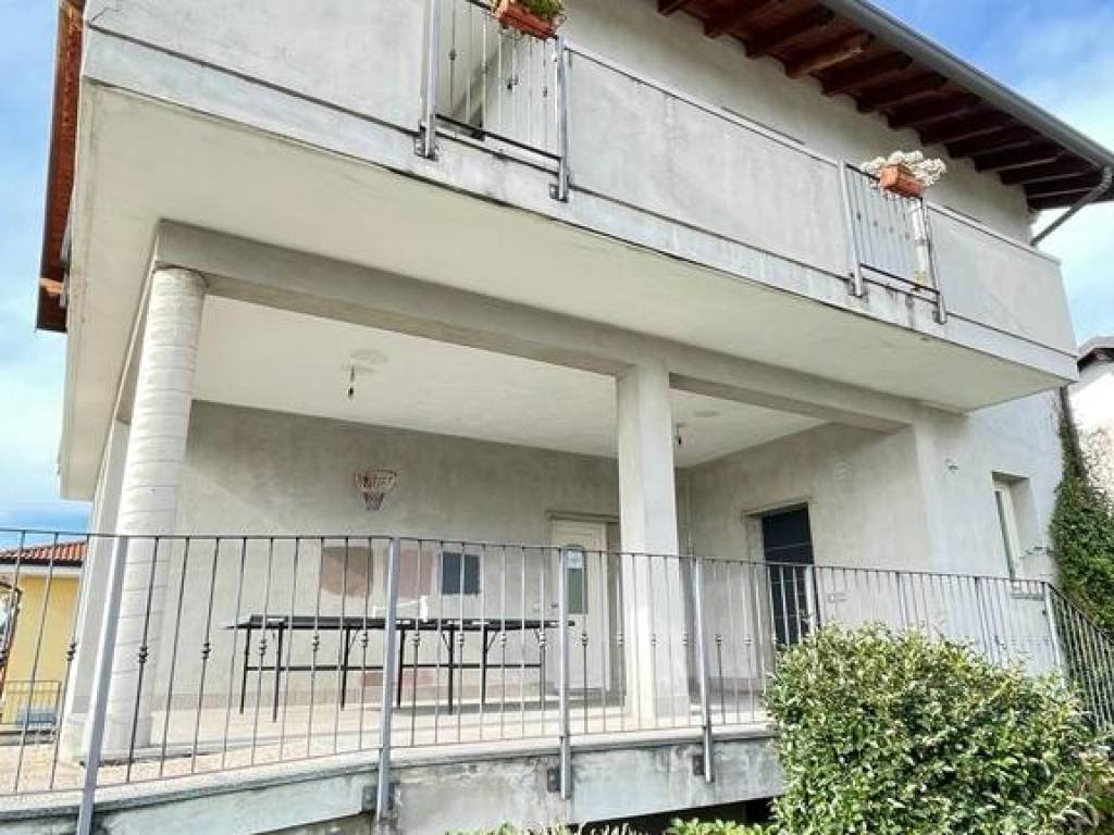 Villa a Oleggio - Foto 3
