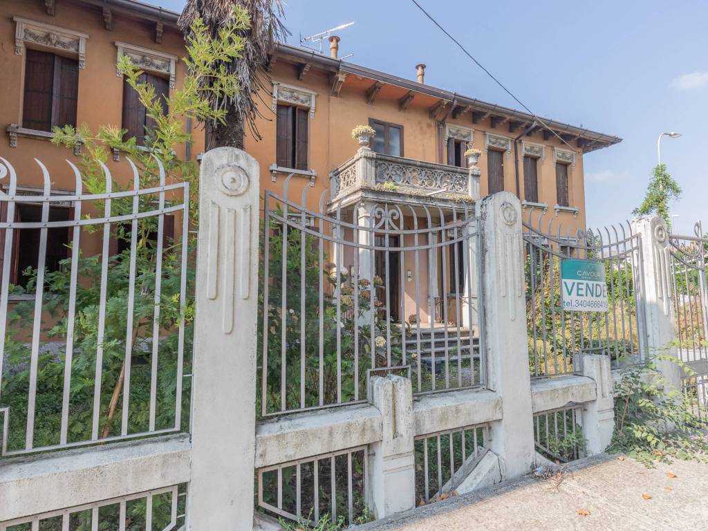 Villa a Udine in Viale Palmanova, 147 - Foto 2