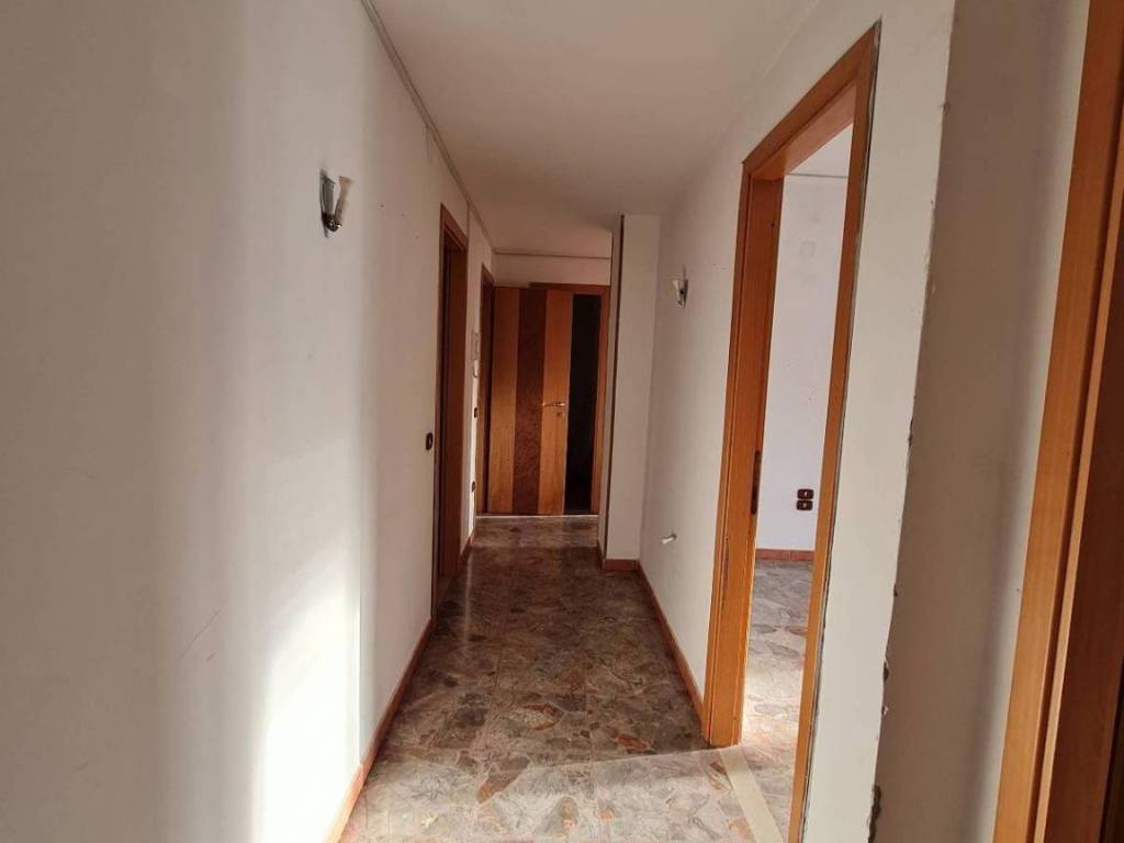Appartamento a Napoli in Via San Giacomo dei Capri, 82 - Foto 4