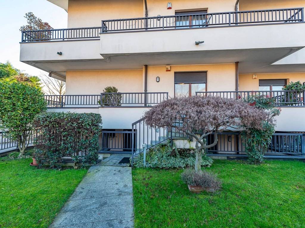 Appartamento a Lainate in Via Don Bollini 12/4 - Foto 2