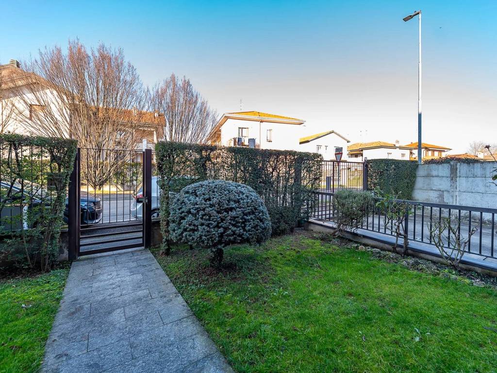 Appartamento a Lainate in Via Don Bollini 12/4 - Foto 3