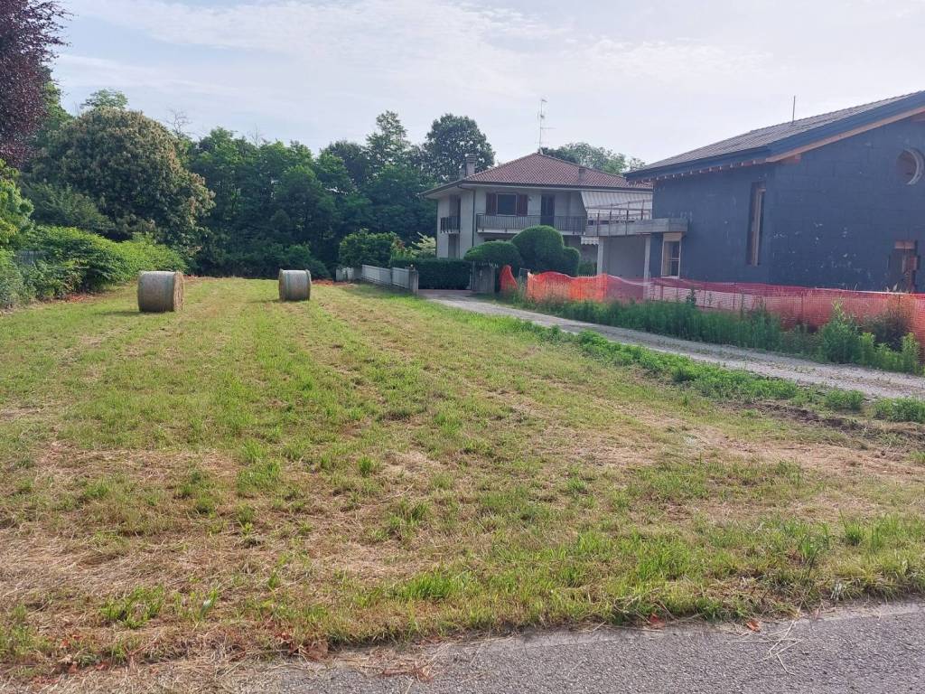 Terreno a Borgomanero in Via Giuseppe Verdi - Foto 5