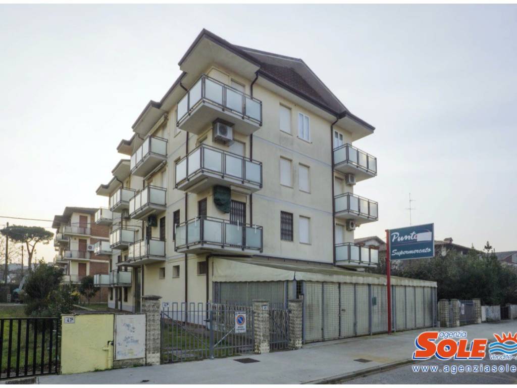 Appartamento a Comacchio in Viale Francia, 53 - Foto 2