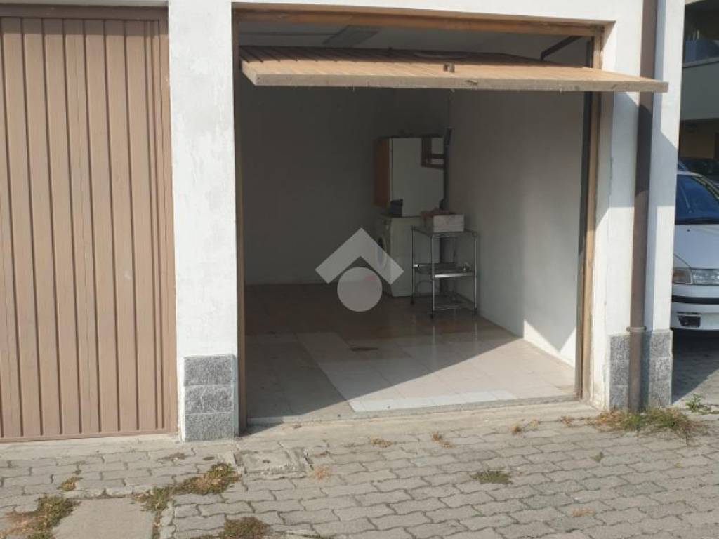Box / garage a Castelfranco emilia in Via Confalonieri, 21 - Foto 2