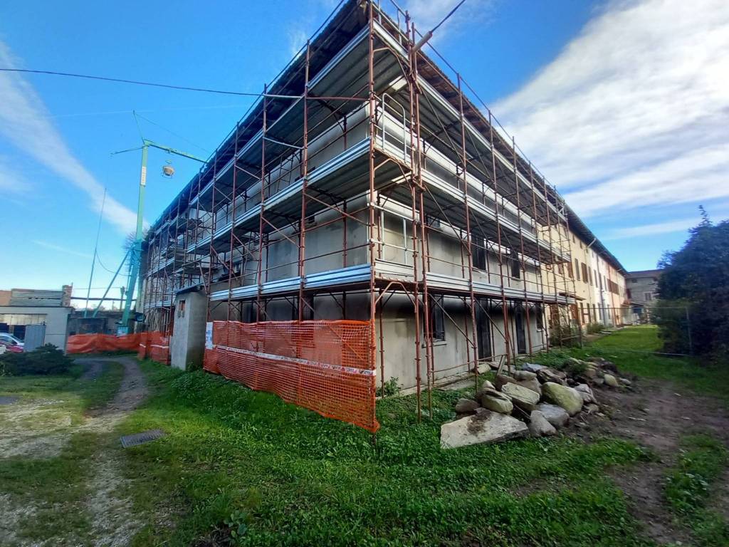 Appartamento a Castelletto sopra ticino in Via Glisente - Foto 2