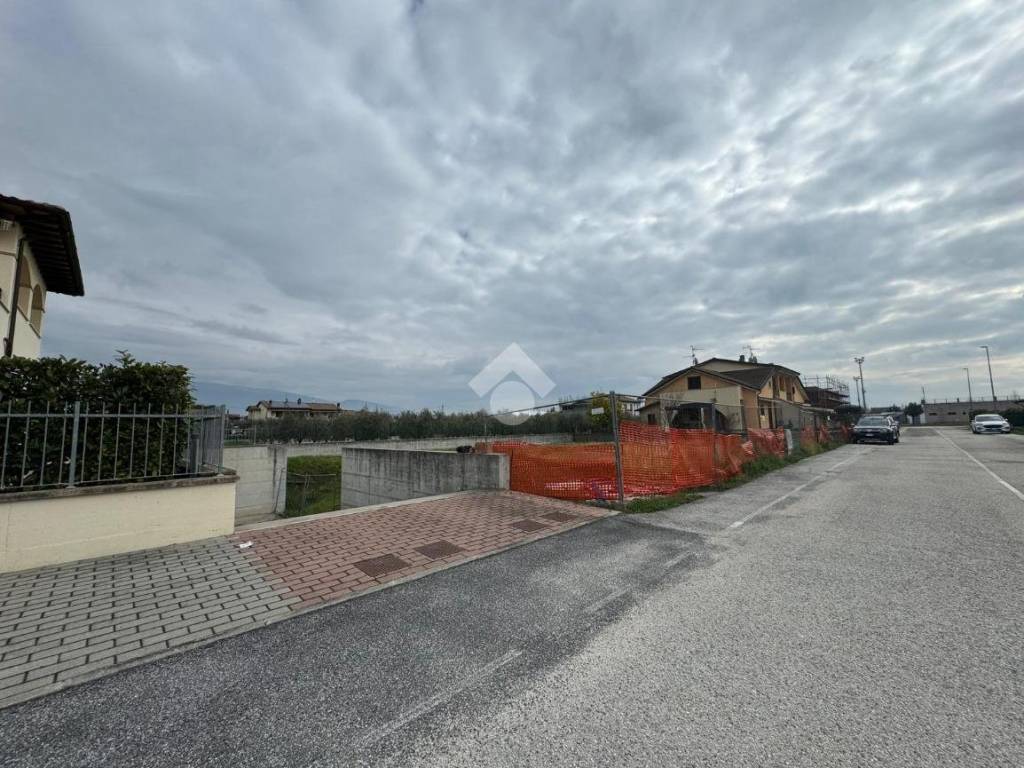 Terreno a Cannara in Via Pintor Giaime - Foto 3