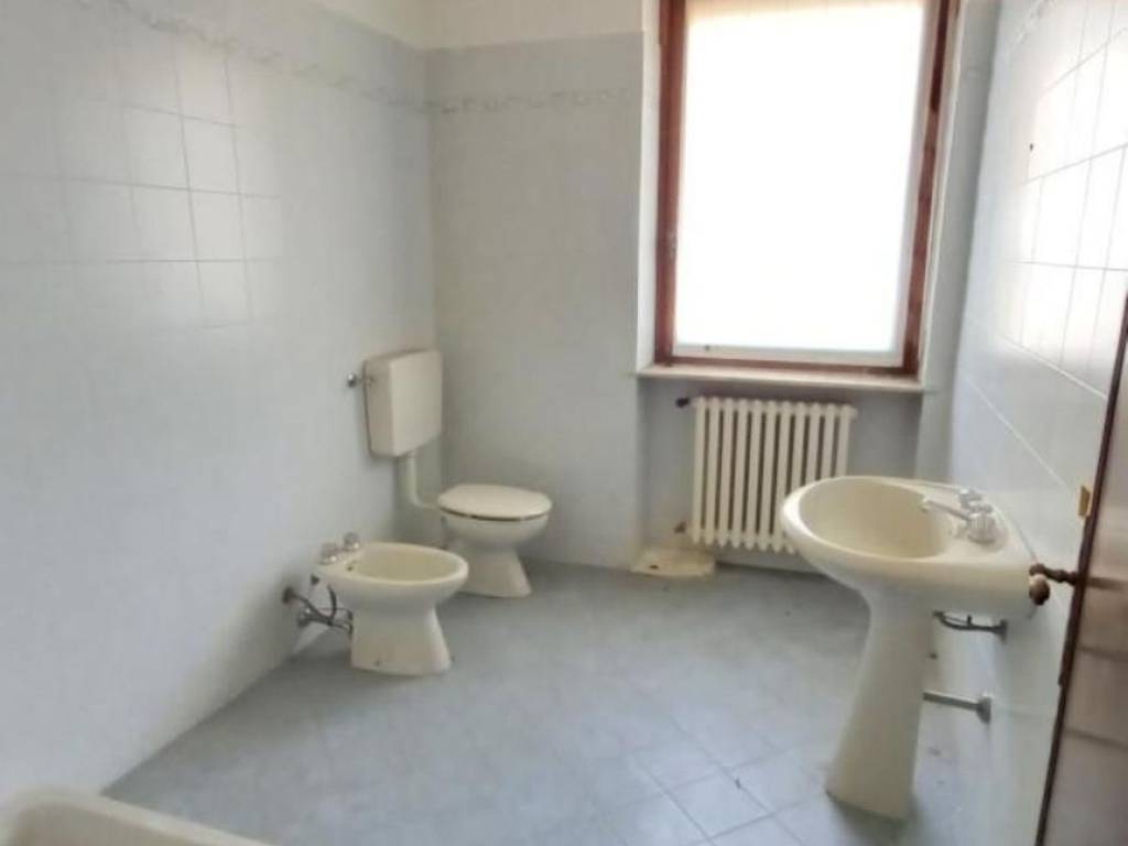 Villa a Oleggio in Corso Giacomo Matteotti, 73 - Foto 3