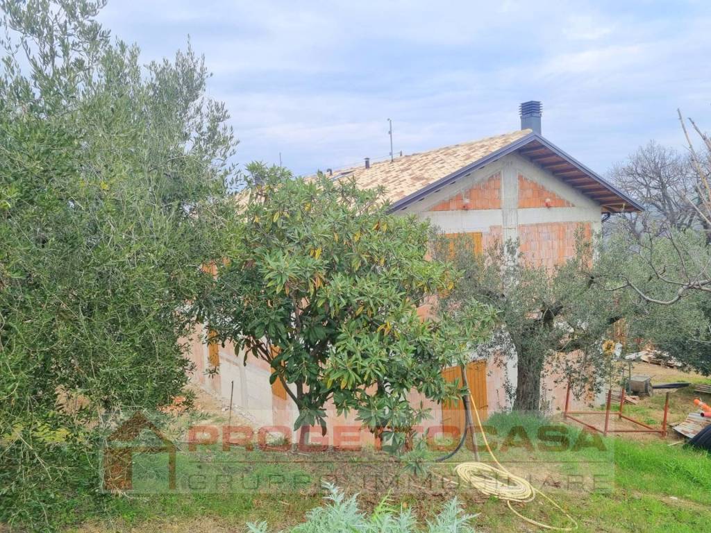 Casa indipendente a Colli del tronto - Foto 3