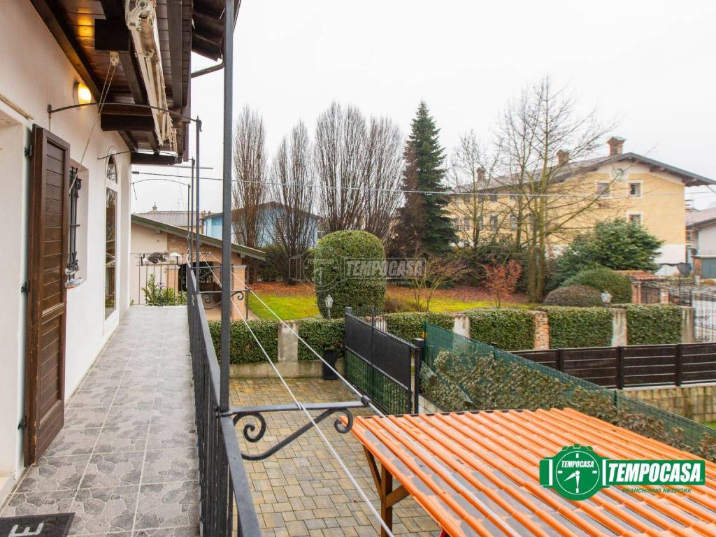 Casa indipendente a Oleggio in Via San Giovanni 159/A - Foto 4