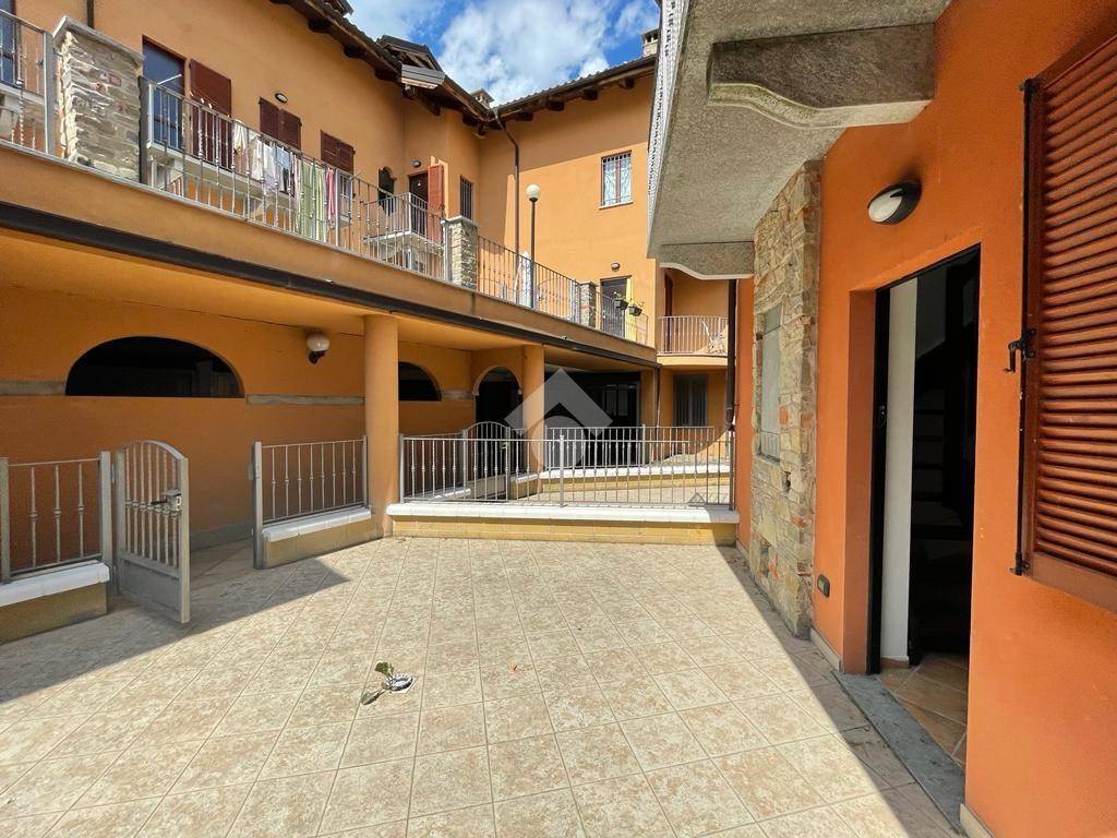 Villetta a schiera a Belvedere langhe in VIA MARIO LOCATELLI, 28 - Foto 3