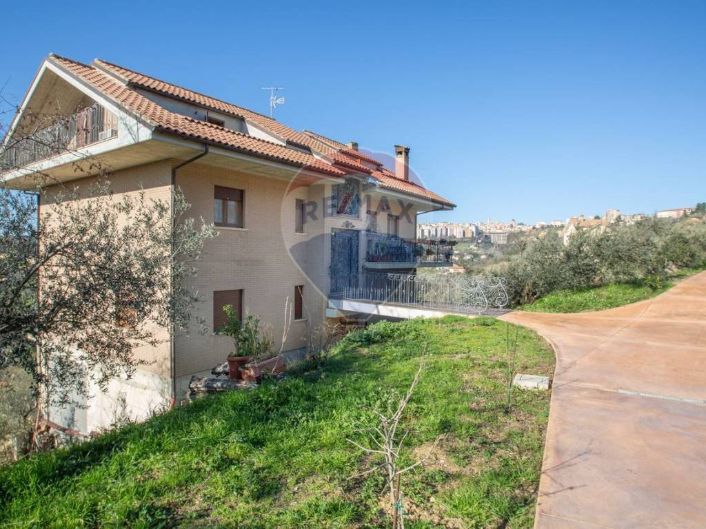 Villa a Chieti in Strada Di Renzo, 8 - Foto 2