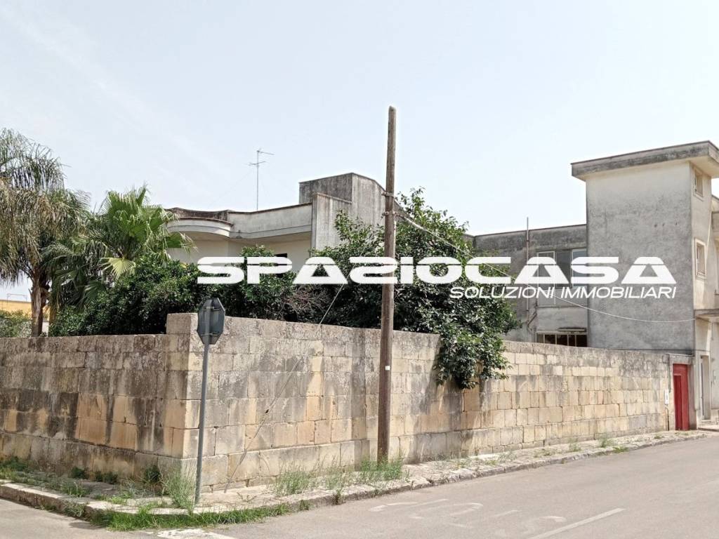 Casa indipendente a Castrignano de' greci in Via Ruggero Leoncavallo - Foto 2