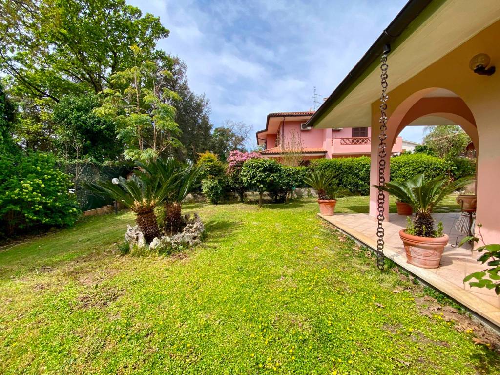 Villa a Sabaudia in Via Luigi Piccinato, 20 - Foto 3