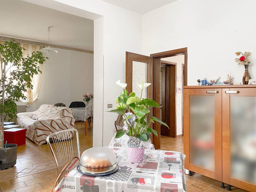 Villa a Lonate pozzolo in Via Montello, 10 - Foto 4
