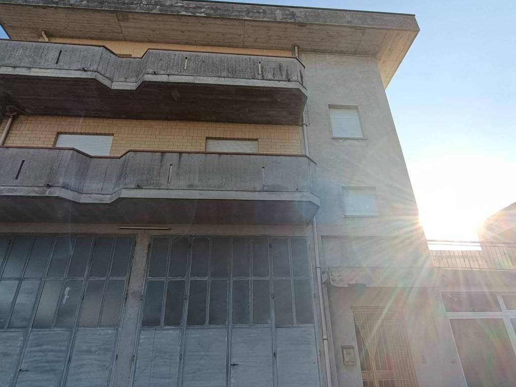 Palazzo / stabile a Massa fermana in Via Castellano - Foto 2