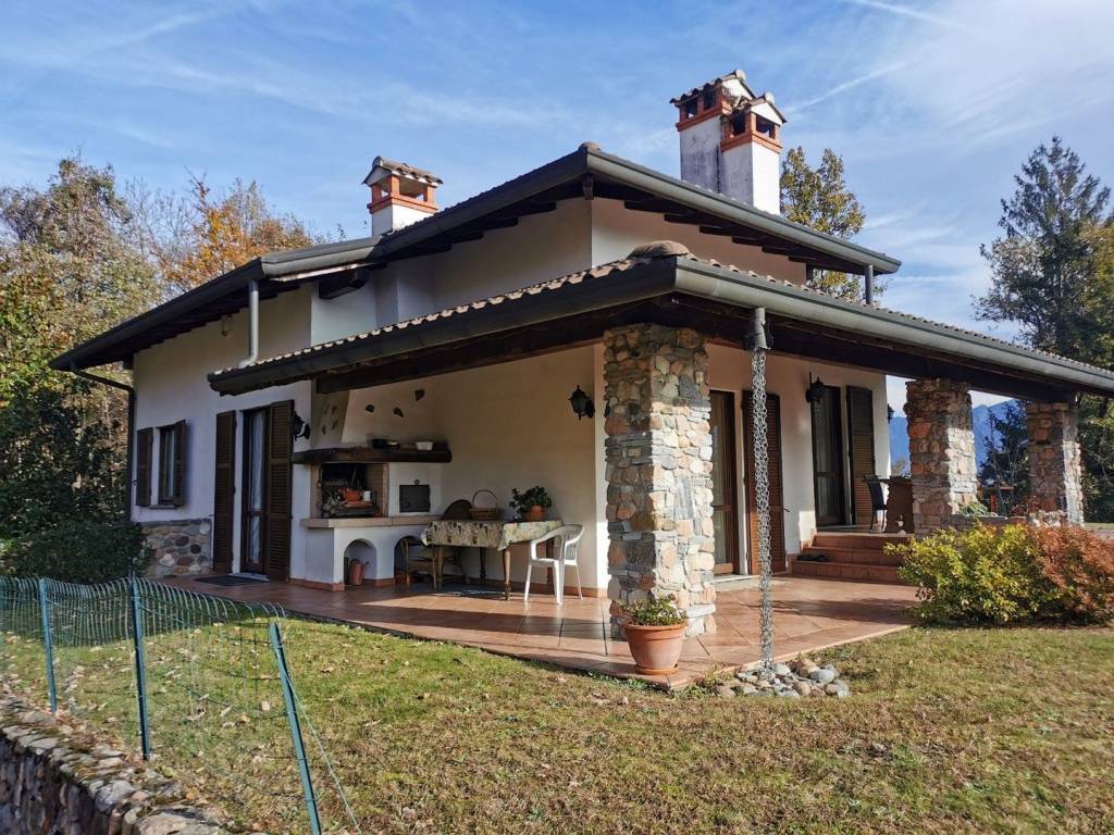 Villa a Cuasso al monte in Via della Croce, 10 - Foto 2
