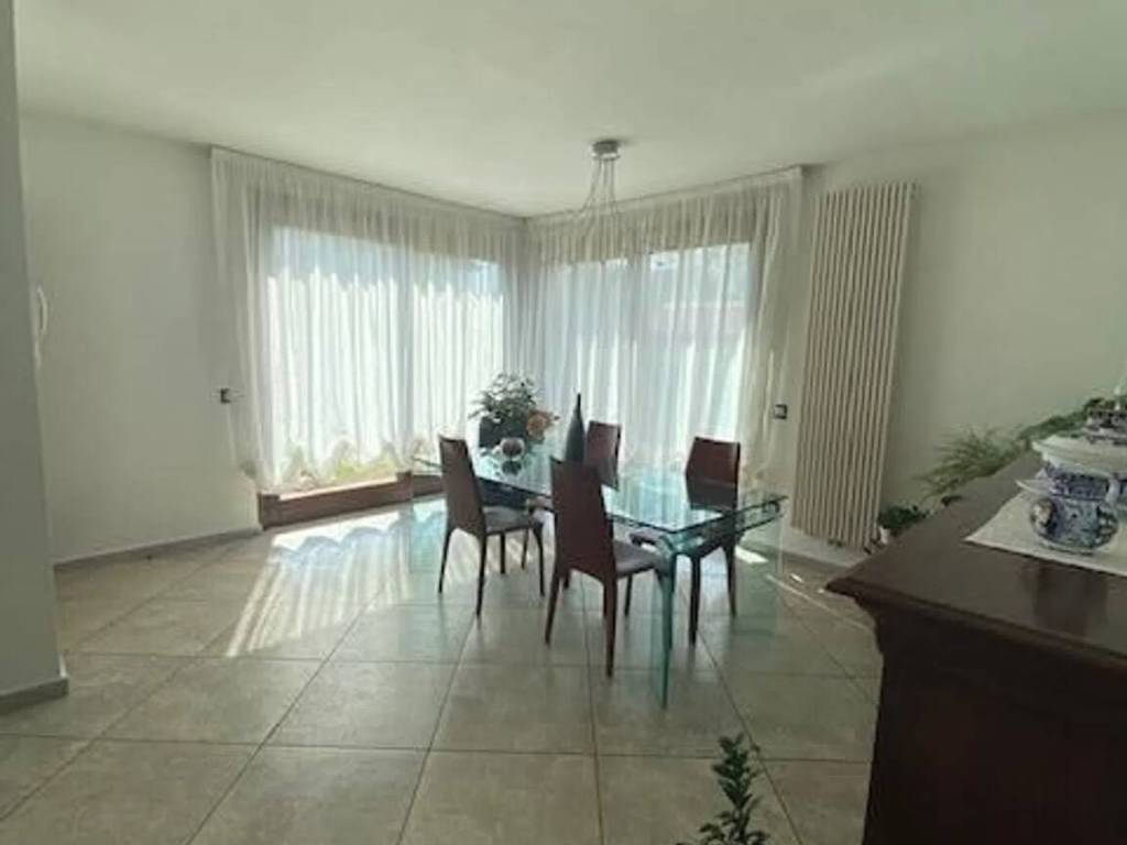 Villa a Giussago in Via F. Lli Bandiera S.N.C. - Foto 4