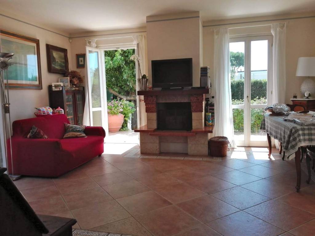 Villa a Pietrasanta in Via Spirito Santo - Foto 2