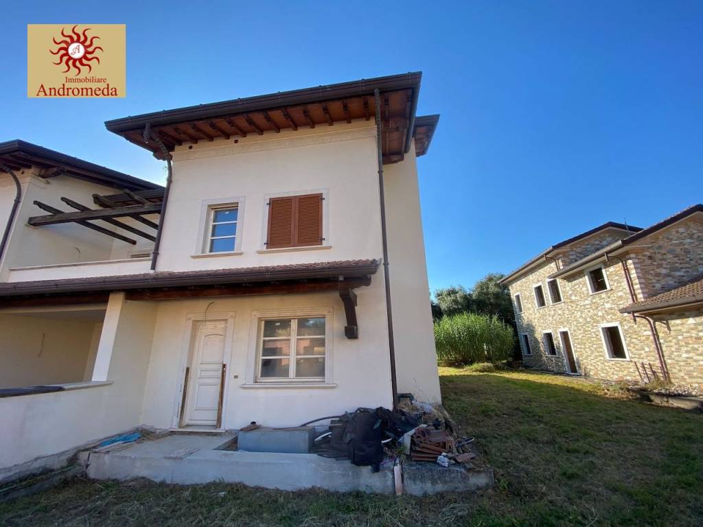 Villa a Pietrasanta in Via Andreotti - Foto 2