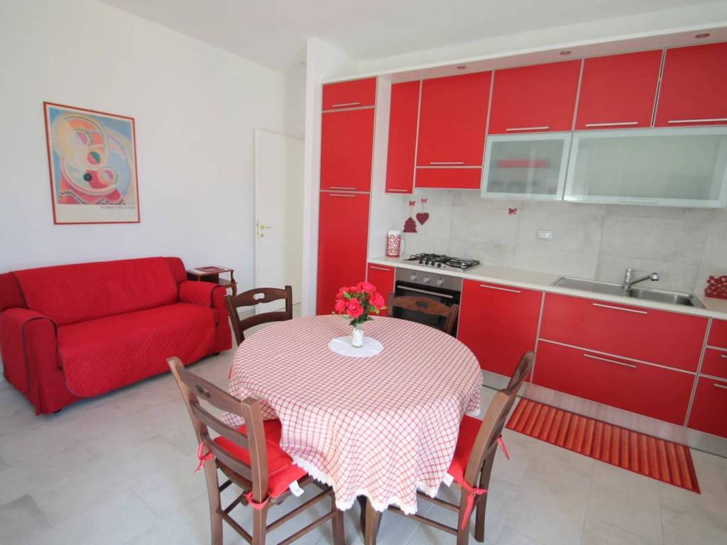 Villa a Loano in Via Varese 18. - Foto 2