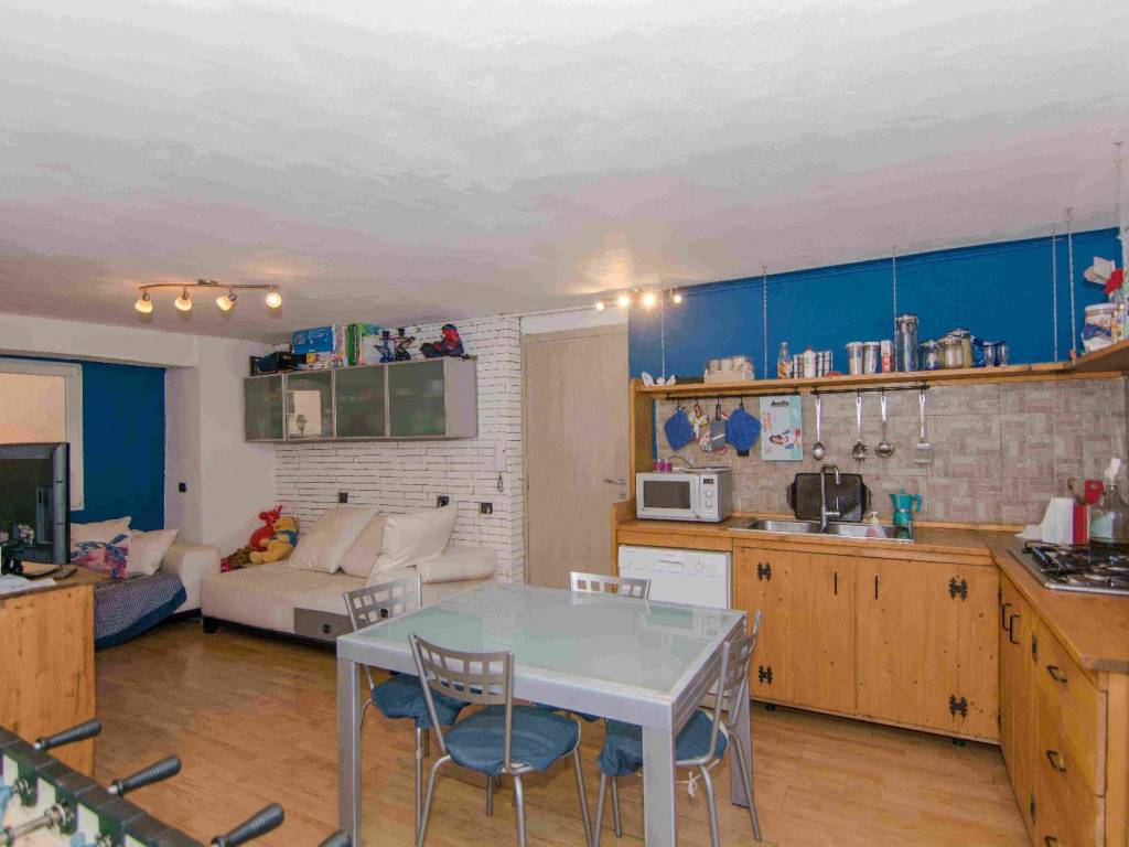Appartamento a Uboldo in Vicolo Zara, 5 - Foto 2