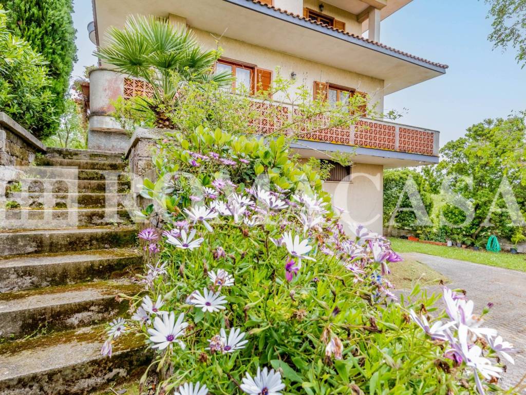 Villa a Aprilia in Via Torre Bruna - Foto 3
