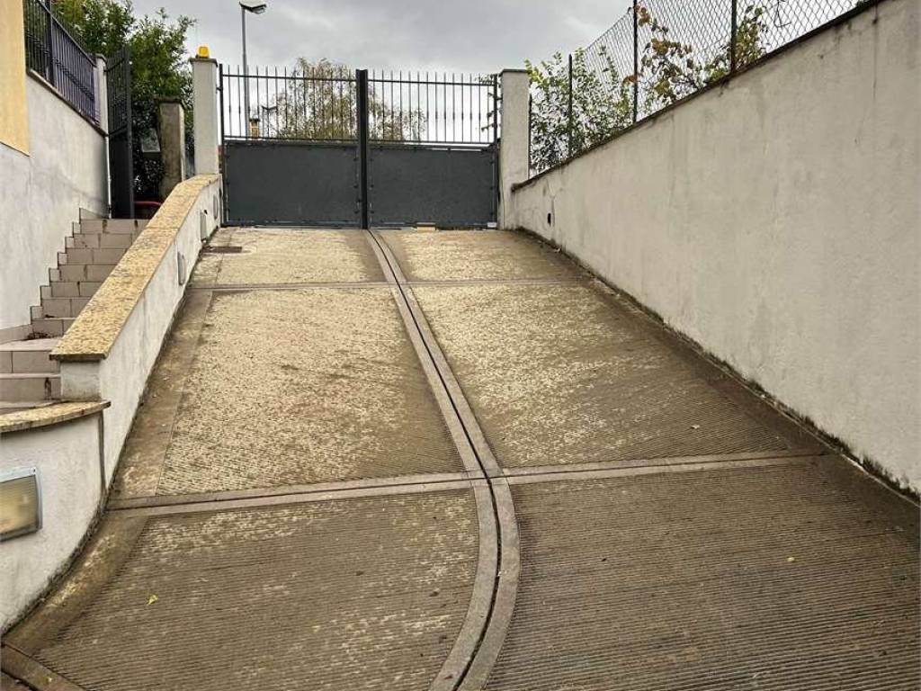 Box / garage a Gorizia in Via Monte Lungo - Foto 3