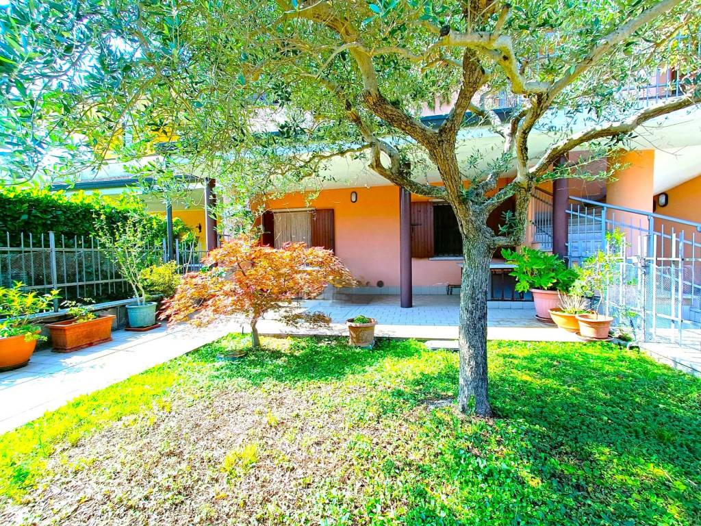 Appartamento a Peschiera del garda in Via Dolci - Foto 4
