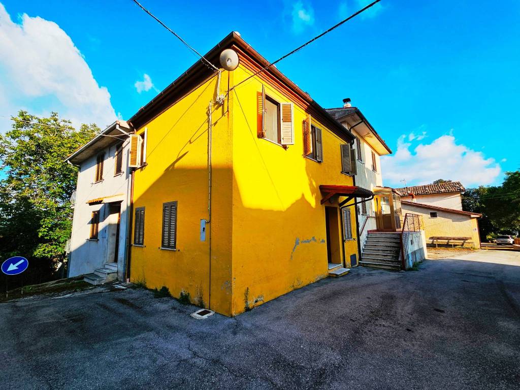 Casa indipendente a San severino marche in Località Isola - Foto 2