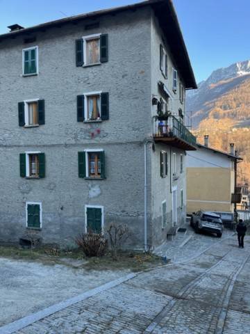 Appartamento a Chiesa in valmalenco in Via Bernina, 25 - Foto 2