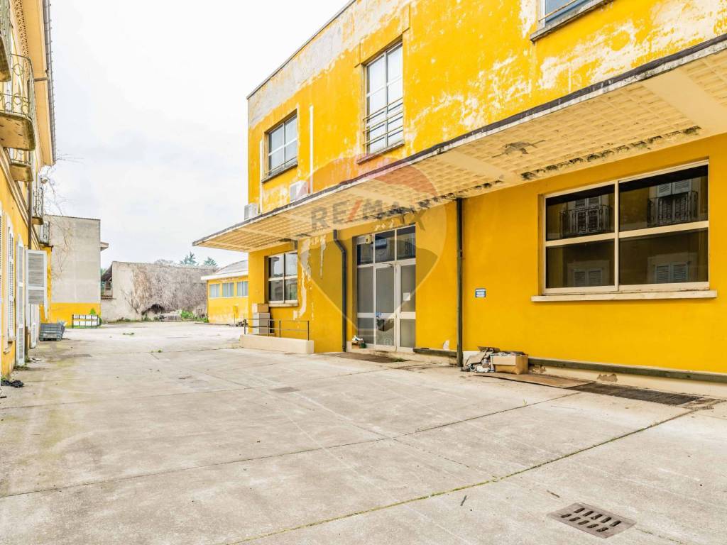 Appartamento a Lonate pozzolo in VIA REPOSSI - Foto 2