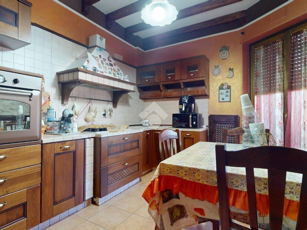 Appartamento a Francavilla fontana in Viale Madre Teresa di Calcutta - Foto 2