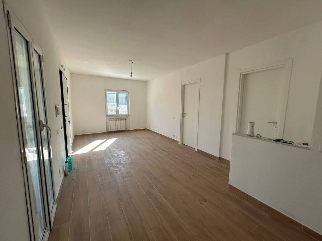 Villa a Aprilia in Via delle Pernici - Foto 5