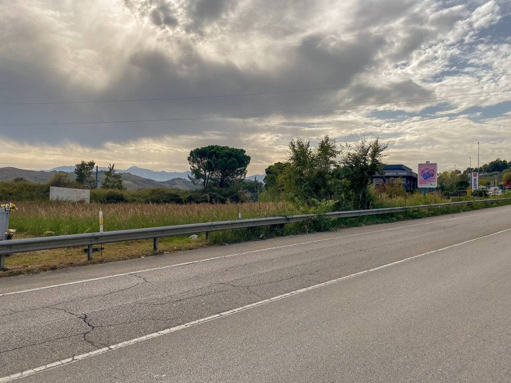 Terreno a Teramo in Strada Statale del Gran Sasso - Foto 5