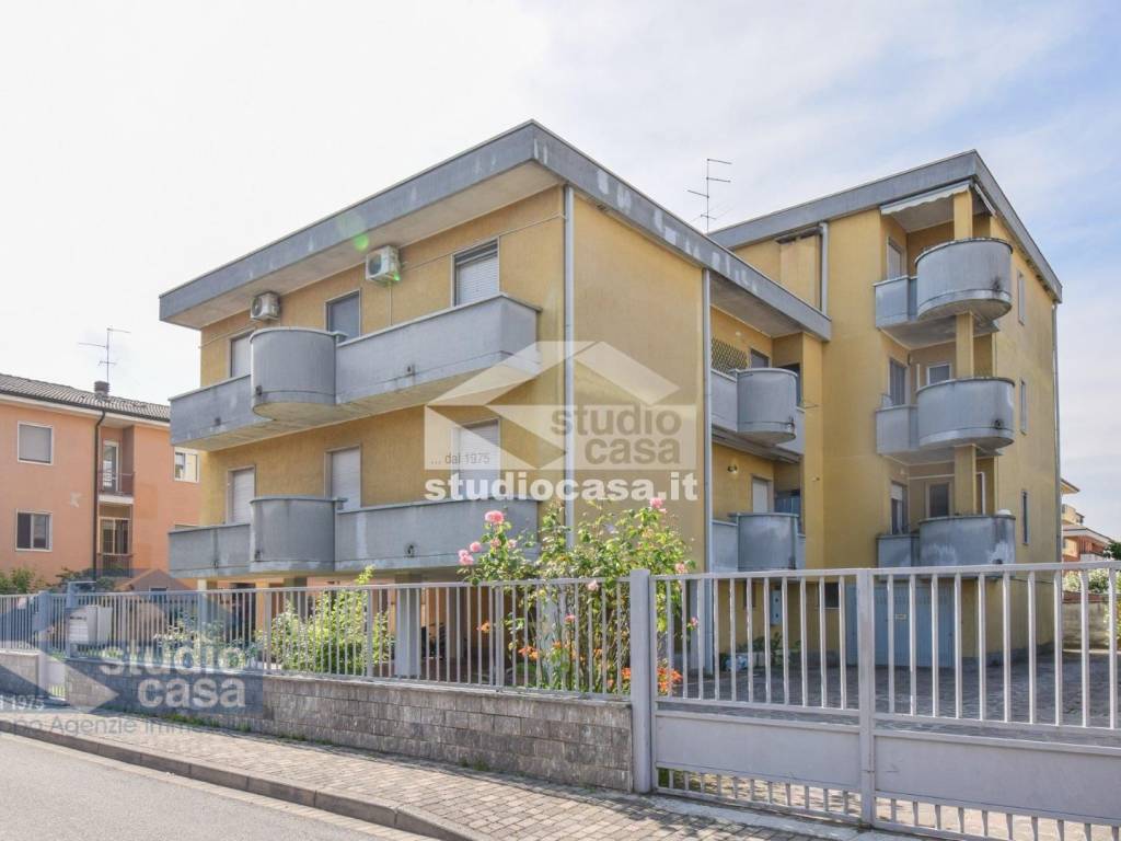 Appartamento a Sant'angelo lodigiano in VIA MASCAGNI 32 - Foto 2