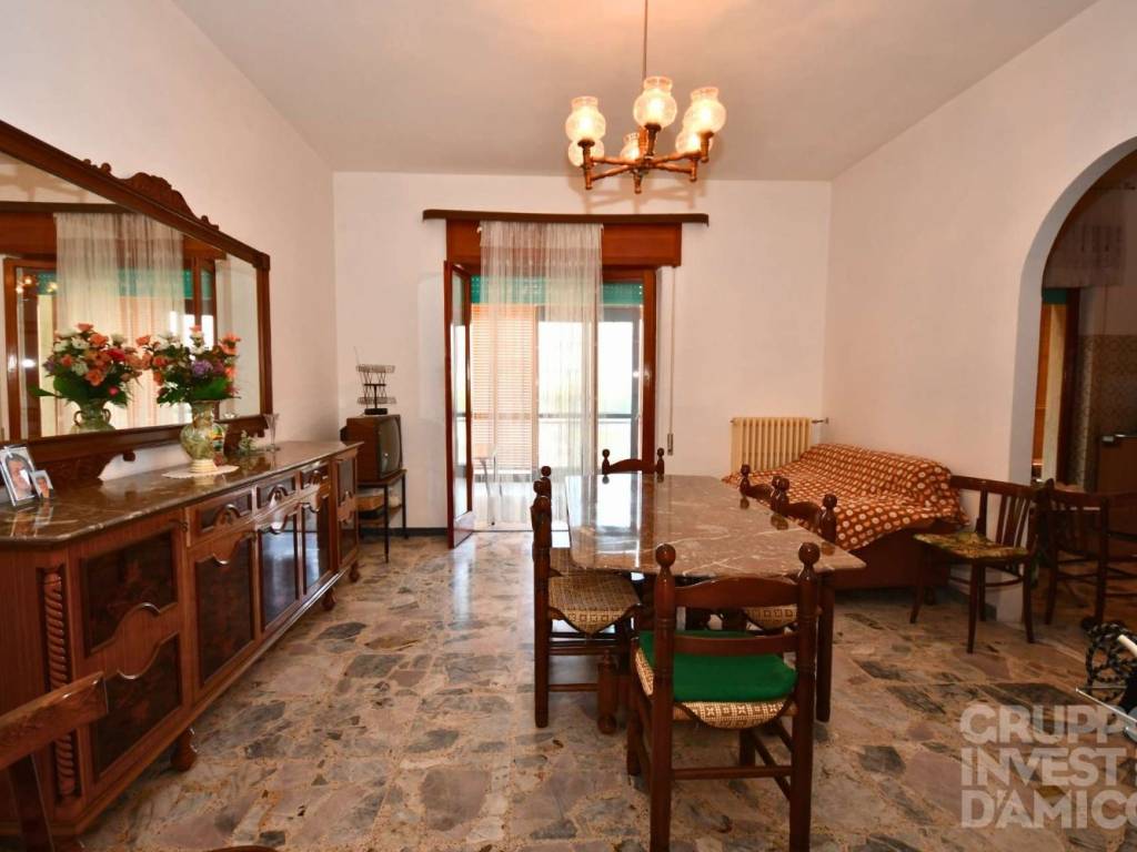 Appartamento a Ceglie messapica in Via Cicerone - Foto 4