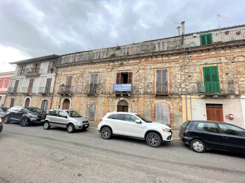Palazzo / stabile a Alanno in Viale Roma, 16 - Foto 2