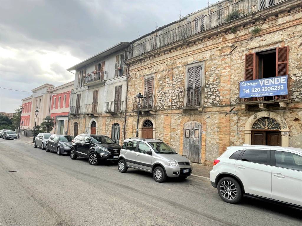 Palazzo / stabile a Alanno in Viale Roma, 16 - Foto 3
