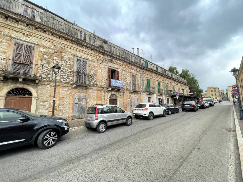 Palazzo / stabile a Alanno in Viale Roma, 16 - Foto 4