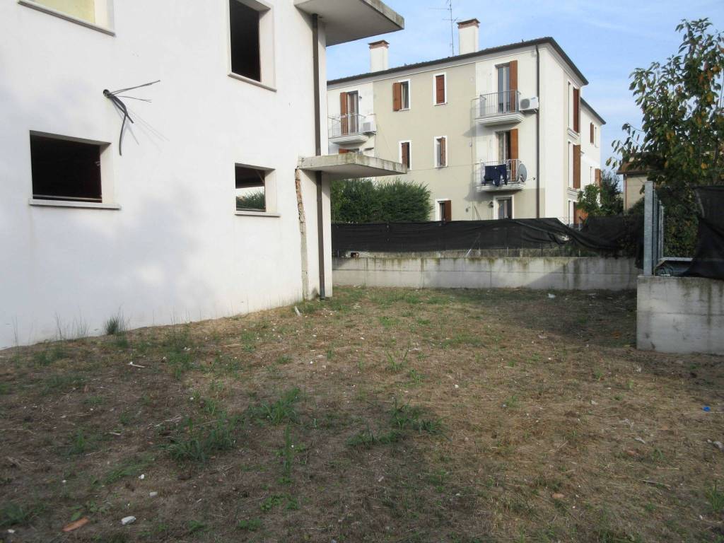 Villa a Porto viro in Via Cesare Battisti, 47 - Foto 2