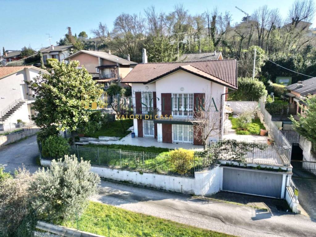 Villa a Peschiera del garda in Località Rondinelli - Foto 3